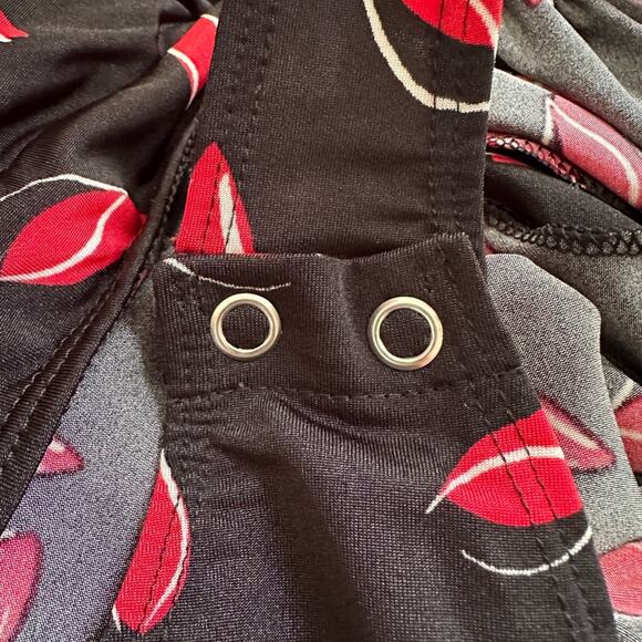 Express Kiss Lips Bodysuit Backless Black Red Medium Blogger Fave Valentines - Picture 4 of 6